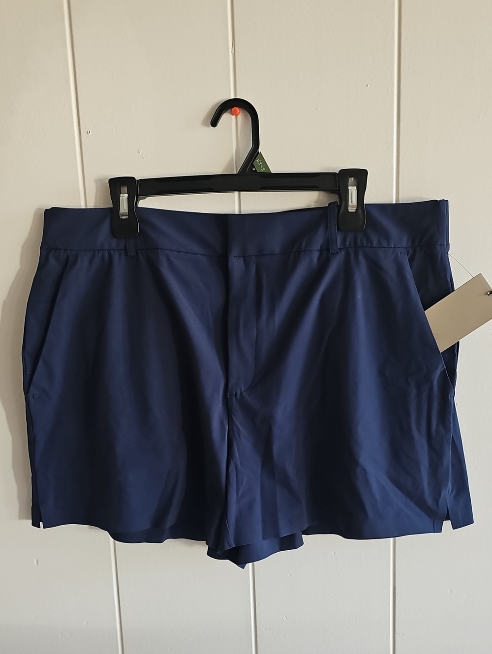 Avia Women's Navy Stretch Performance Golf ShortsXL (16/18)